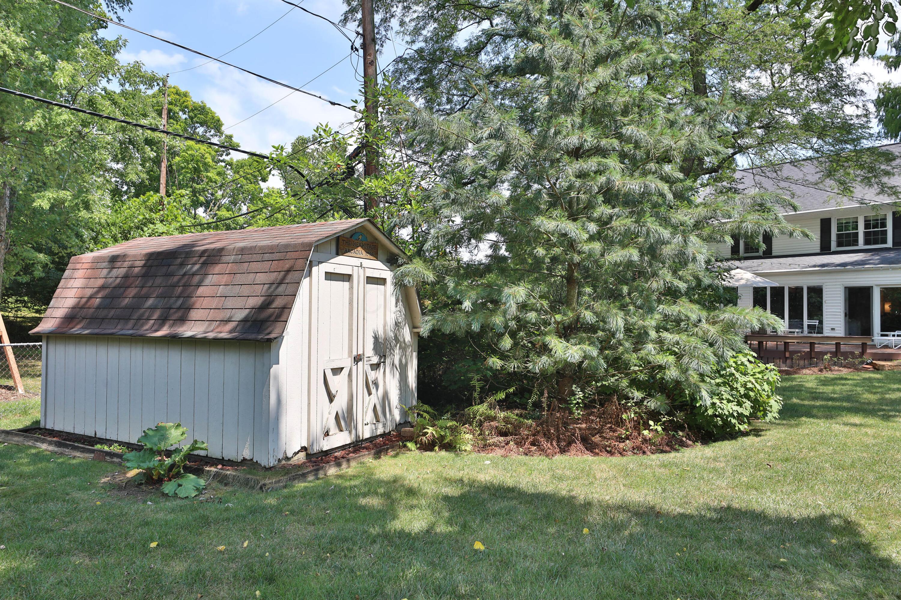 4347 Castleton Road Columbus, OH 43220 - Photo 62 of 71 Yard