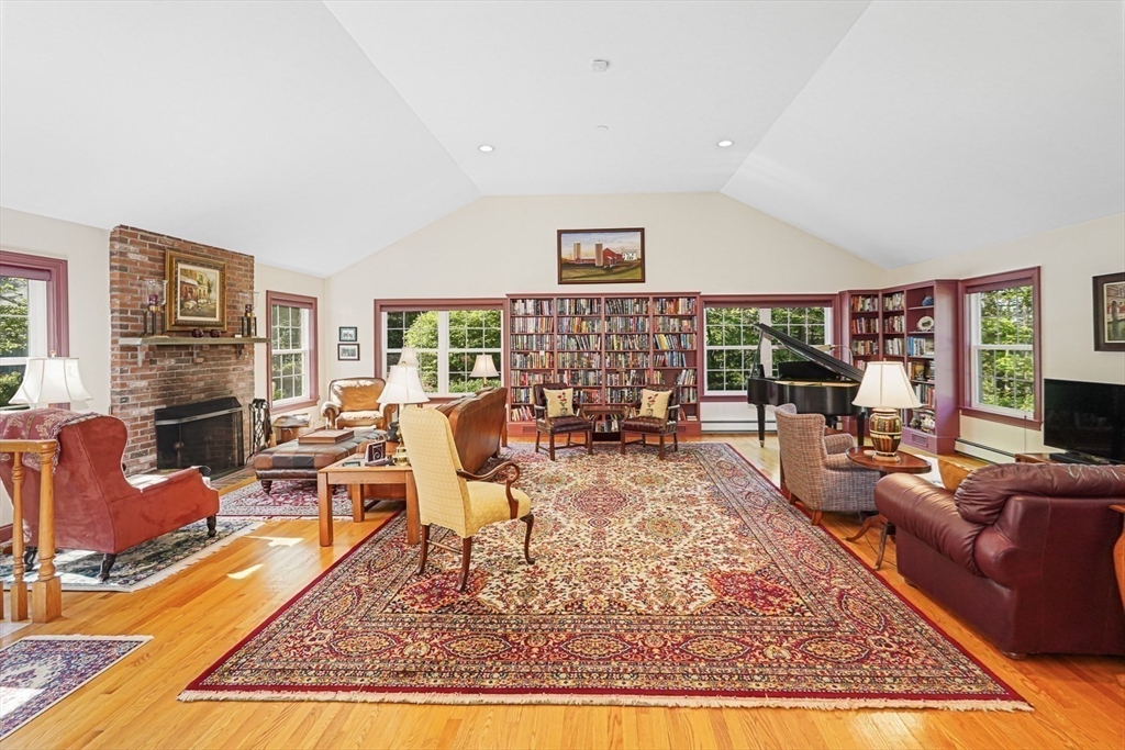 27 Johnson Road Sterling, MA 01564 - Photo 4 of 42 Gallery Image 4