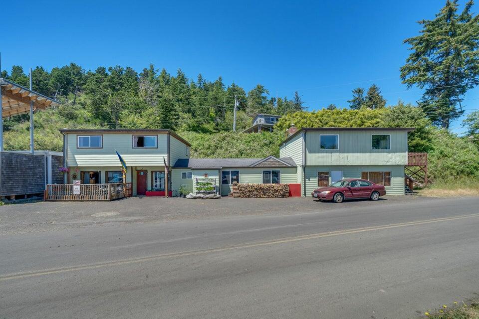 2045 Netarts Bay Road Tillamook, OR 97141 - Photo 33 of 41 Duplex