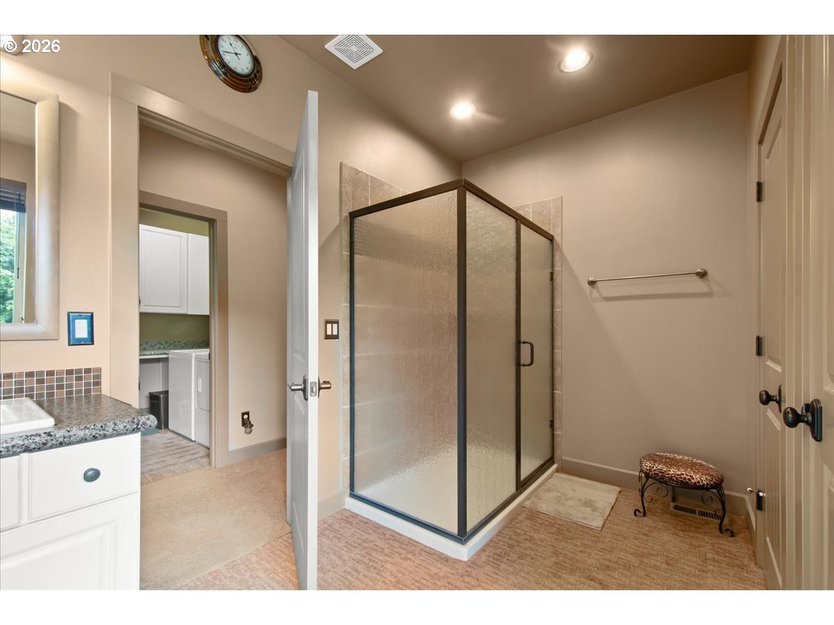 201 Kenco Road Washougal, WA 98671 - Photo 14 of 37 Owner's Suite Bathroom