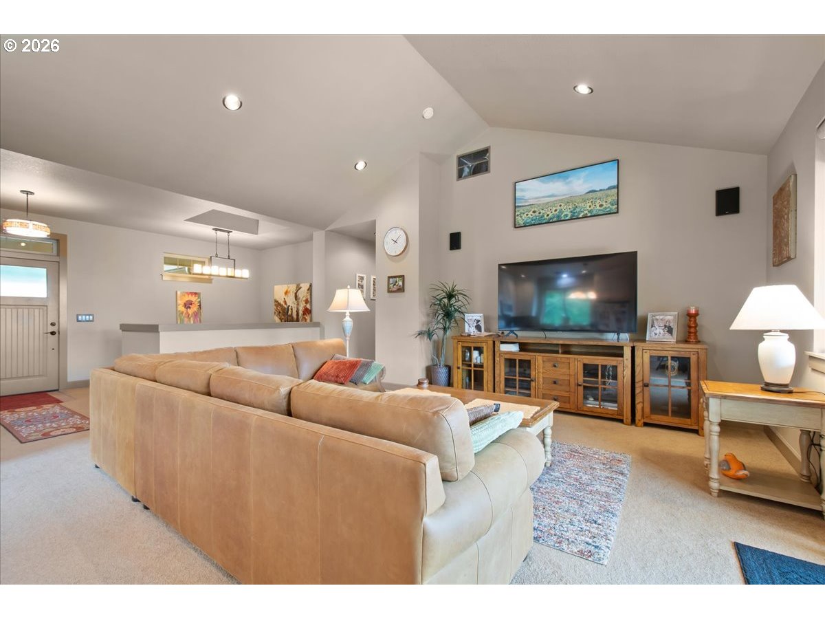 201 Kenco Road Washougal, WA 98671 - Photo 5 of 37 Great Room