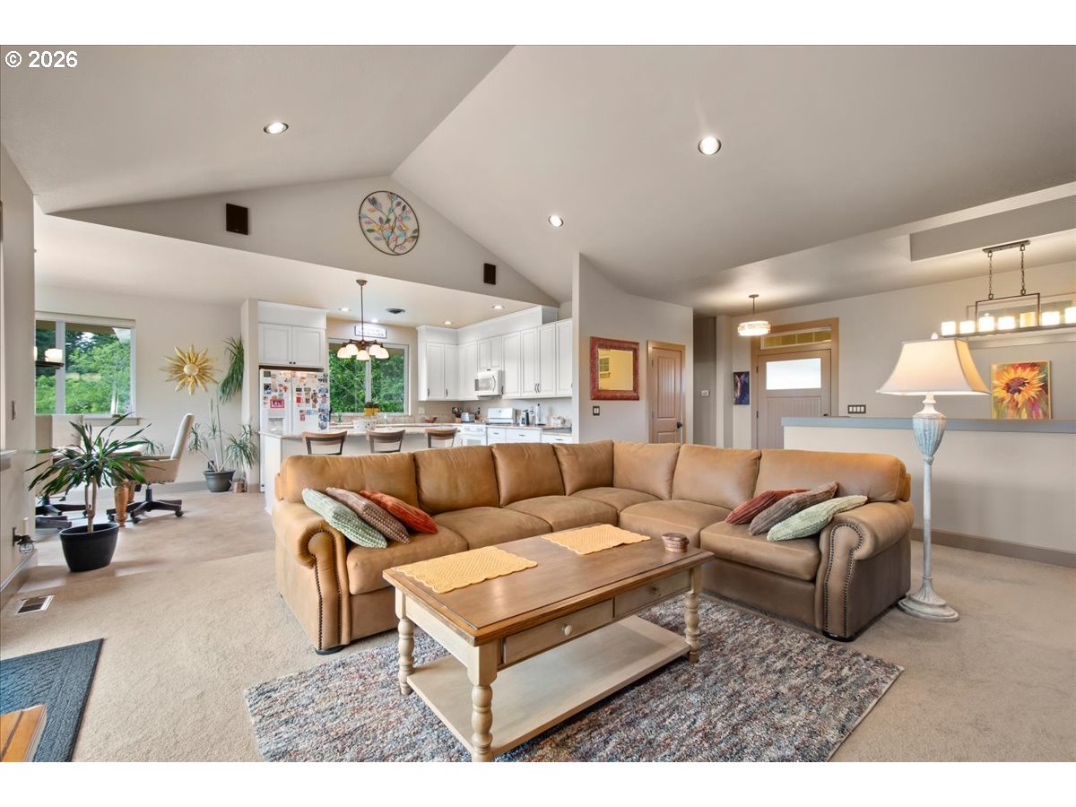 201 Kenco Road Washougal, WA 98671 - Photo 6 of 37 Great Room