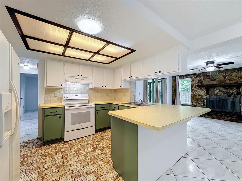 8846 Carmen Lane Port Richey, FL 34668 - Photo 13 of 55