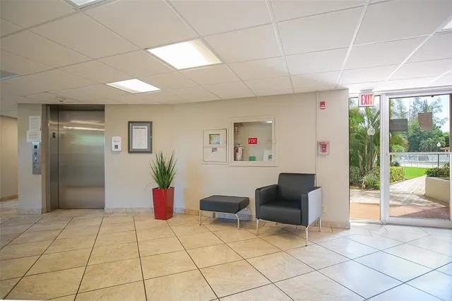 $169,000 | 3930 Inverrary Boulevard, Unit 603D, Lauderhill, FL 33319