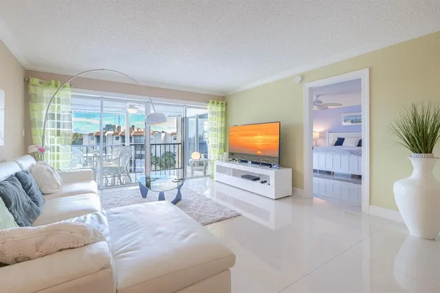 $169,000 | 3930 Inverrary Boulevard, Unit 603D, Lauderhill, FL 33319