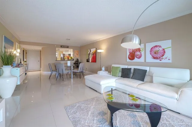 $169,000 | 3930 Inverrary Boulevard, Unit 603D, Lauderhill, FL 33319