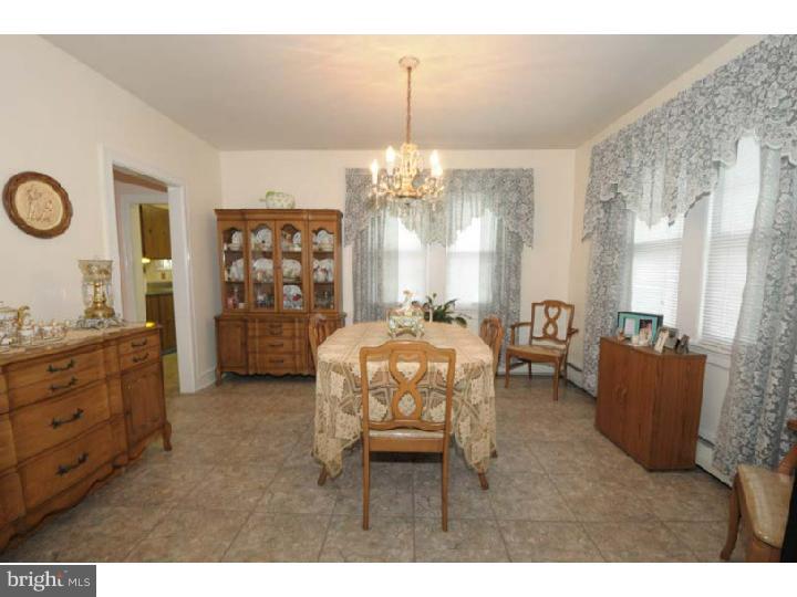 529 East Manoa Road Havertown, PA 19083 - Photo 3 of 17