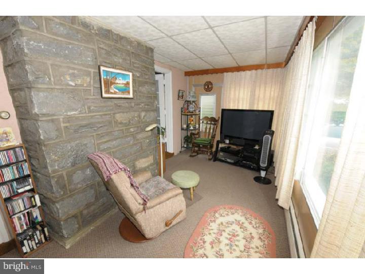 529 East Manoa Road Havertown, PA 19083 - Photo 4 of 17