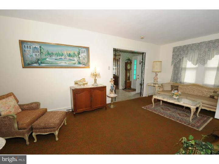 529 East Manoa Road Havertown, PA 19083 - Photo 6 of 17