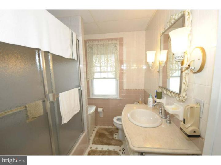 529 East Manoa Road Havertown, PA 19083 - Photo 9 of 17
