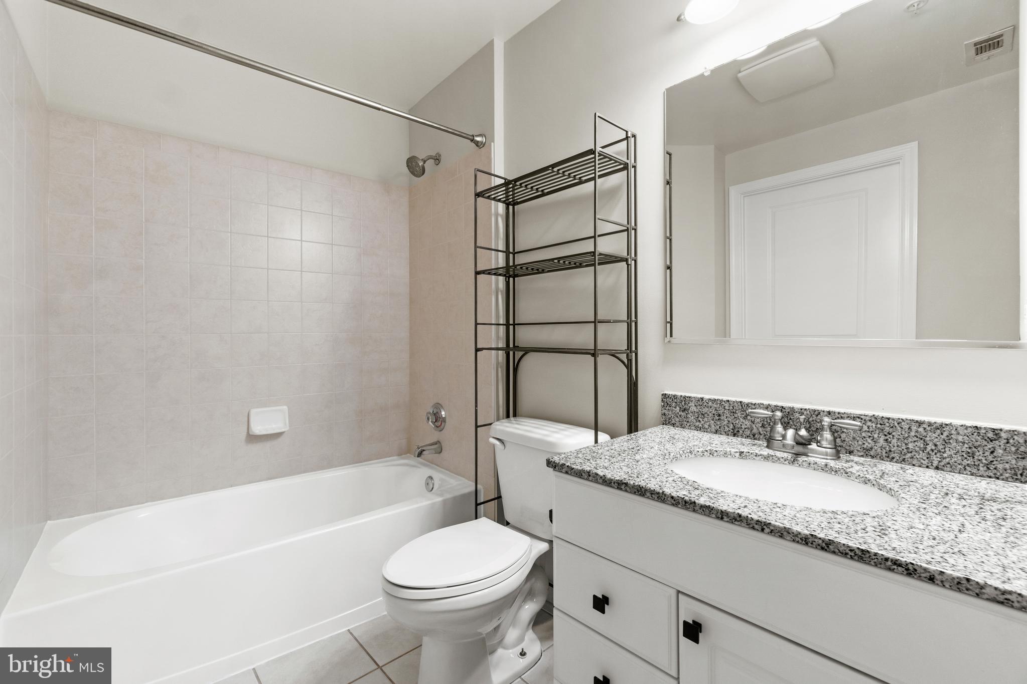 3600 South Glebe Road, Unit 327W Arlington, VA 22202 - Photo 18 of 42 Large full bath with 2 entrances