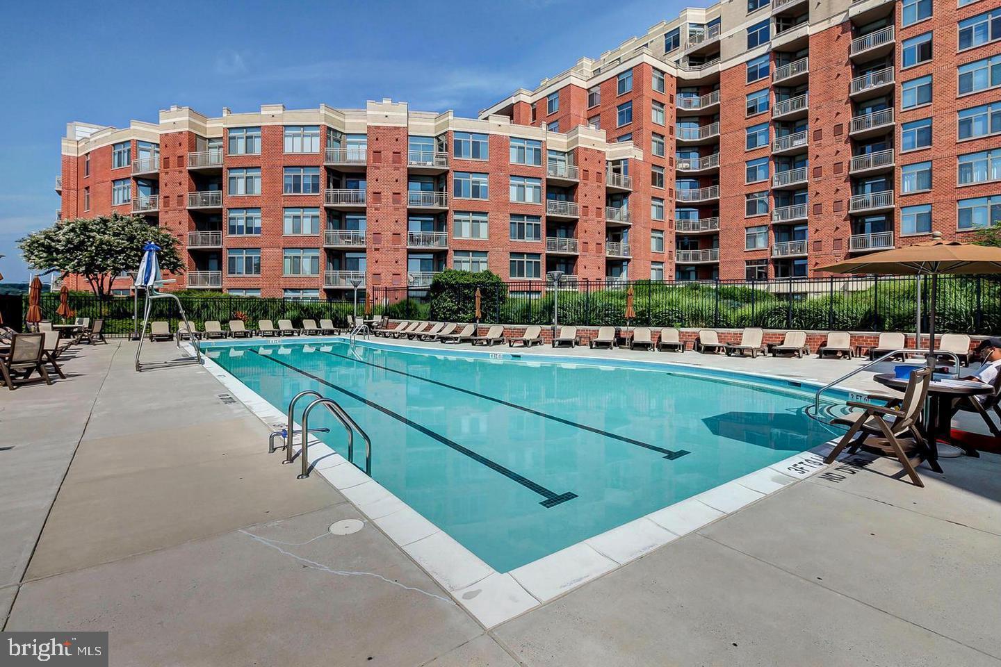 3600 South Glebe Road, Unit 327W Arlington, VA 22202 - Photo 25 of 42 Pool