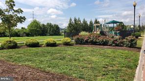 3600 South Glebe Road, Unit 327W Arlington, VA 22202 - Photo 40 of 42 Playground