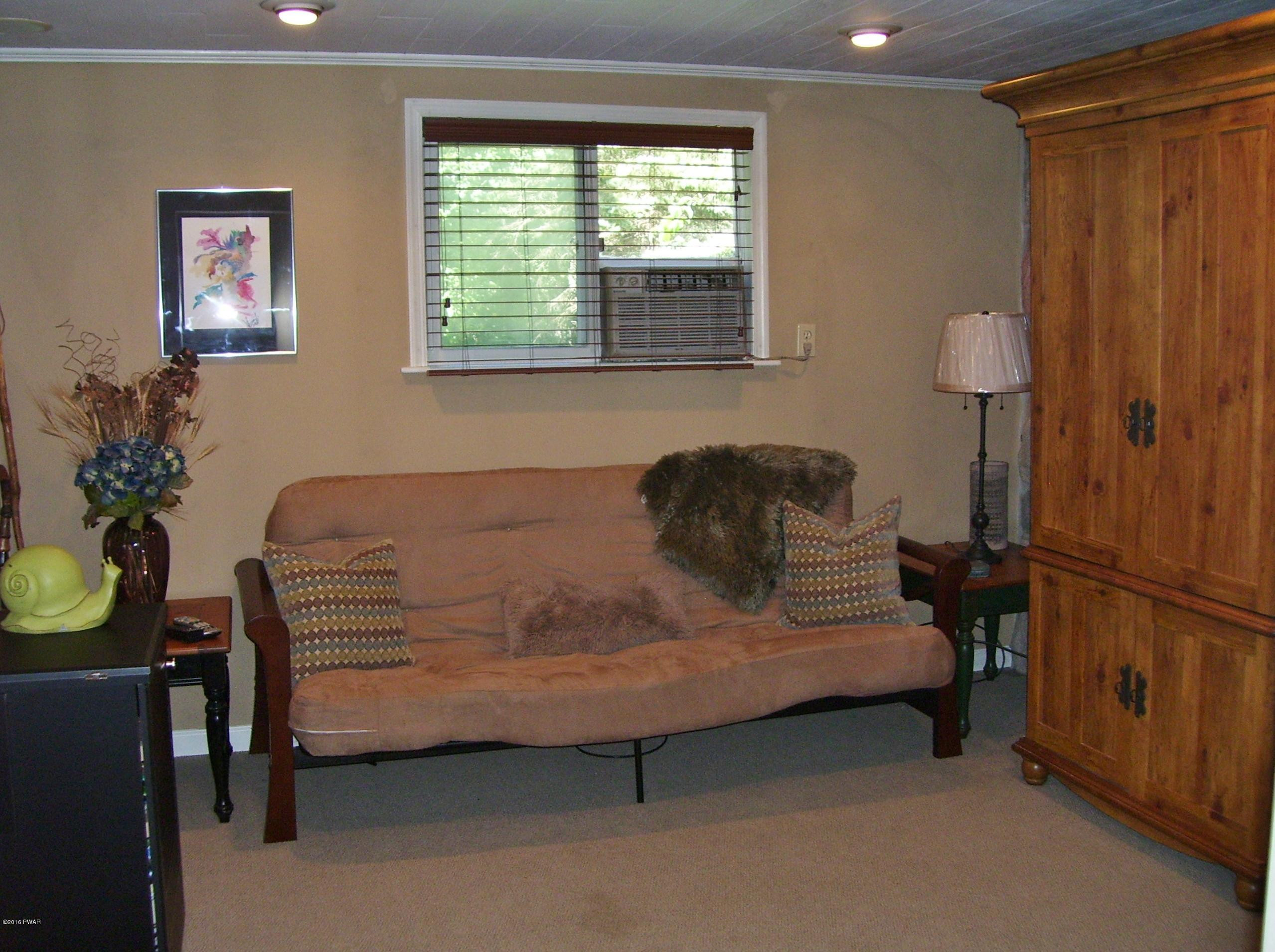 261 Oak Hill Road Hawley, PA 18428 - Photo 49 of 92 Family Room
