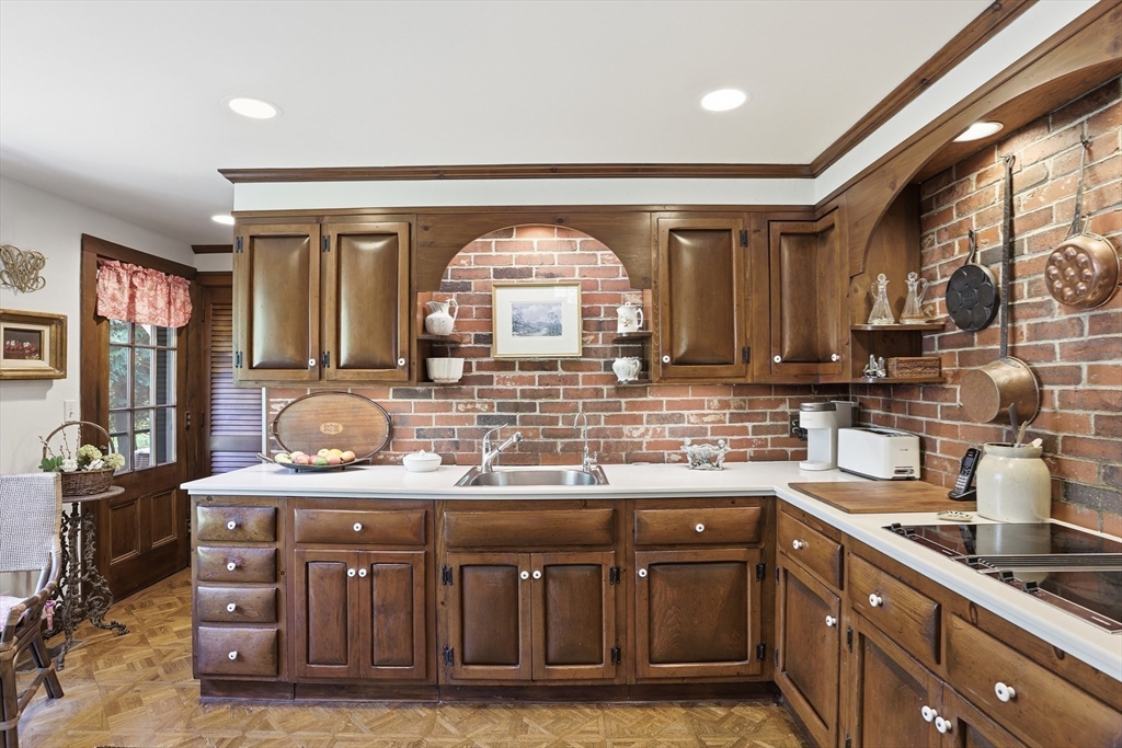59 Forest Street Lexington, MA 02421 - Photo 8 of 27 Gallery Image 8