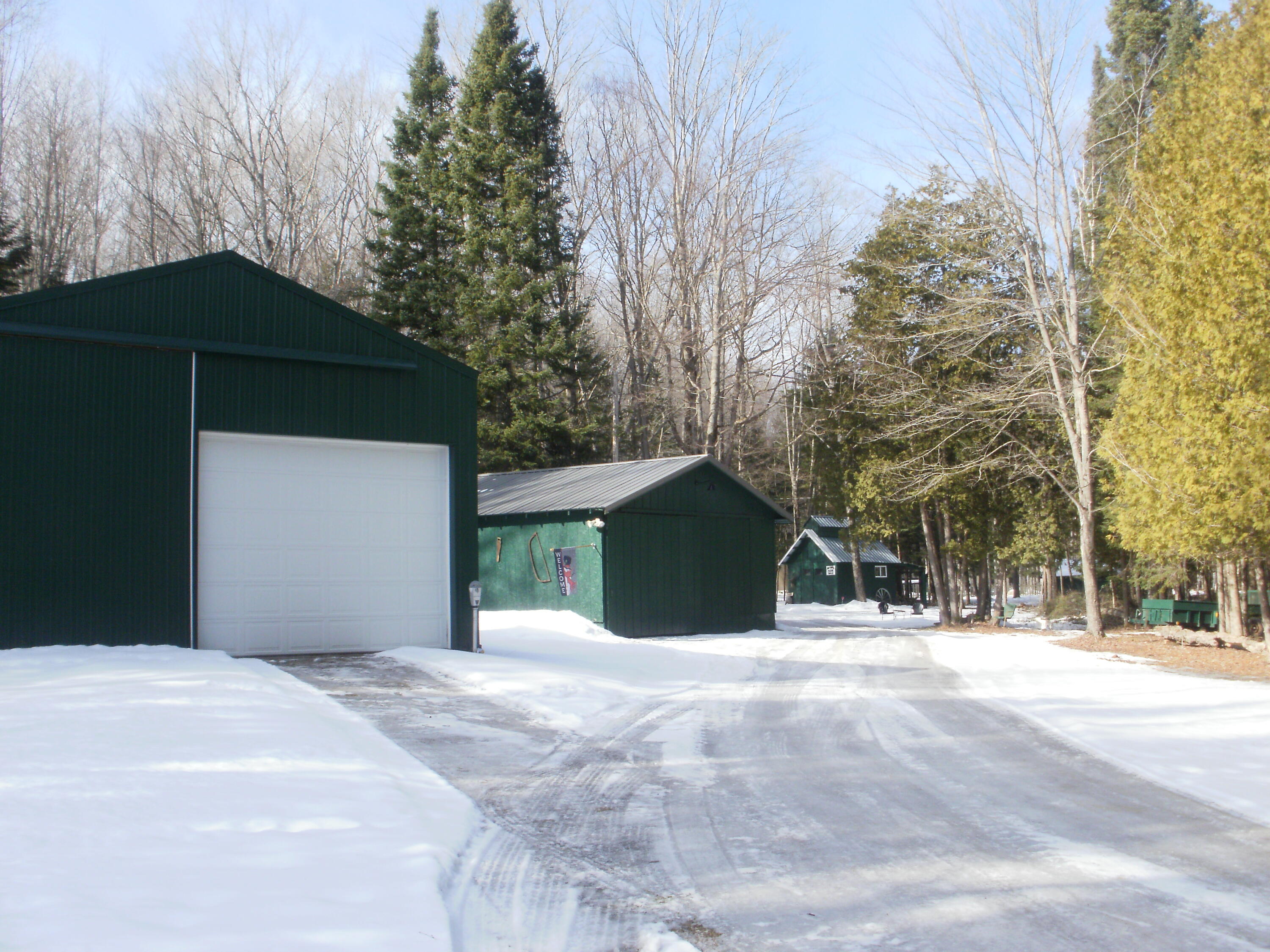3765 Highway 33 Cheboygan, MI 49721 - Photo 2 of 99 Gallery Image 2