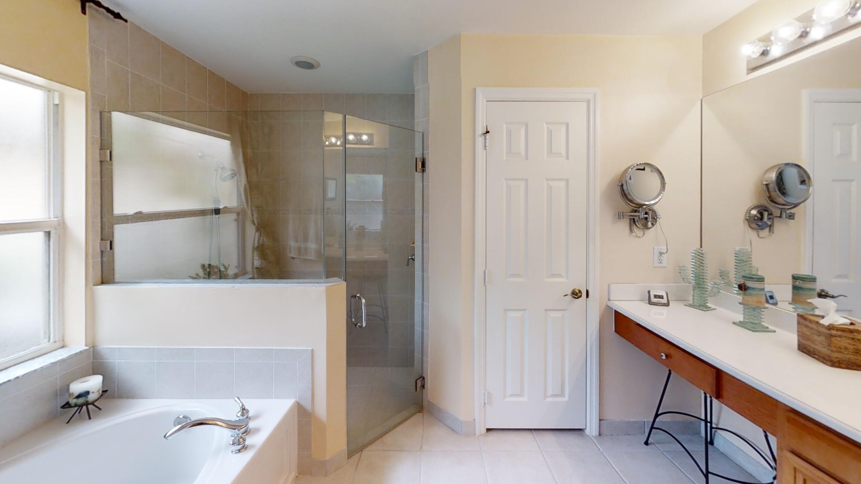 12115 Roma Road Boynton Beach, FL 33436 - Photo 17 of 56 Owner Bath