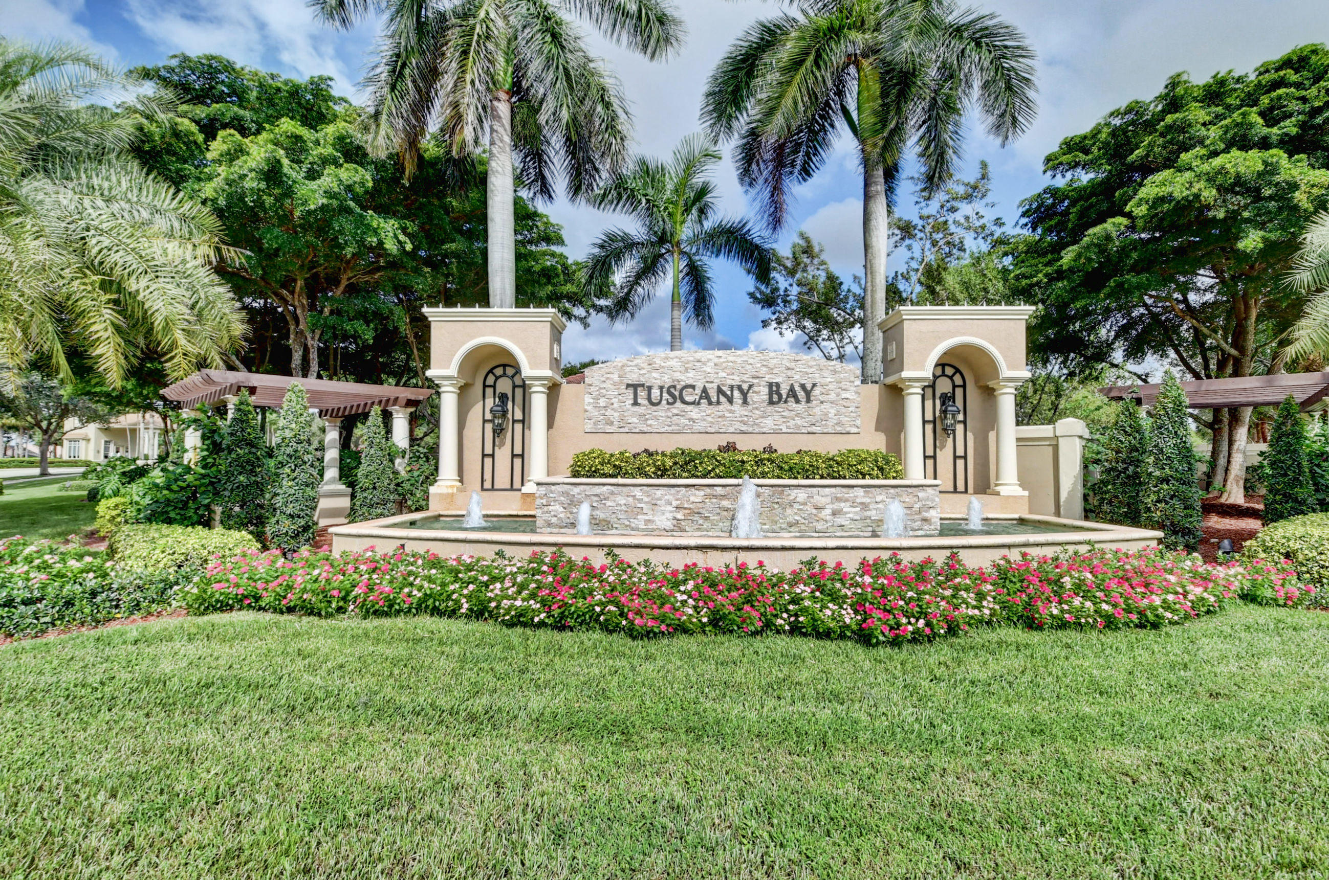 12115 Roma Road Boynton Beach, FL 33436 - Photo 35 of 56 Community Entrance