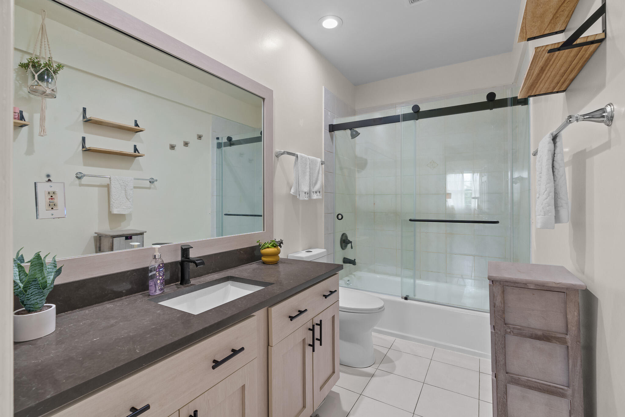 2801 Northwest 27th Avenue Boca Raton, FL 33434 - Photo 44 of 60 In-Law Suite Full Bathroom