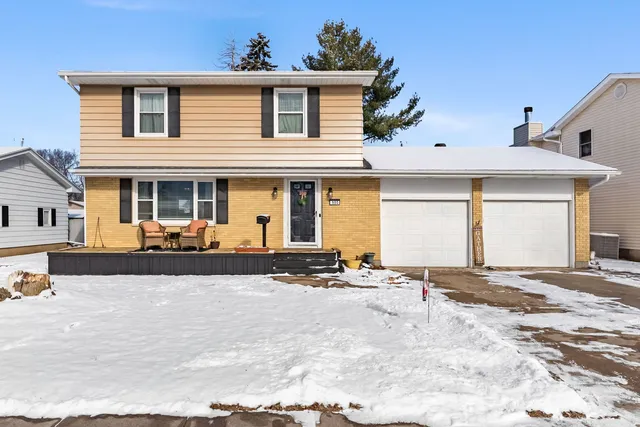 $232,000 | 900 14th Place, Camanche, IA 52730