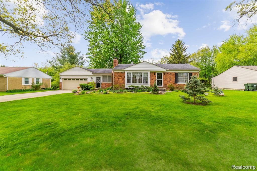331 Elmhill Road Rochester Hills, MI 48306 - Photo 1 of 20