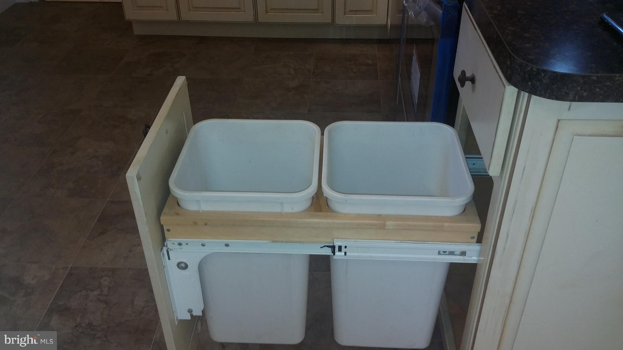1061 Dr Jack Road Conowingo, MD 21918 - Photo 11 of 35 Under counter trash cans