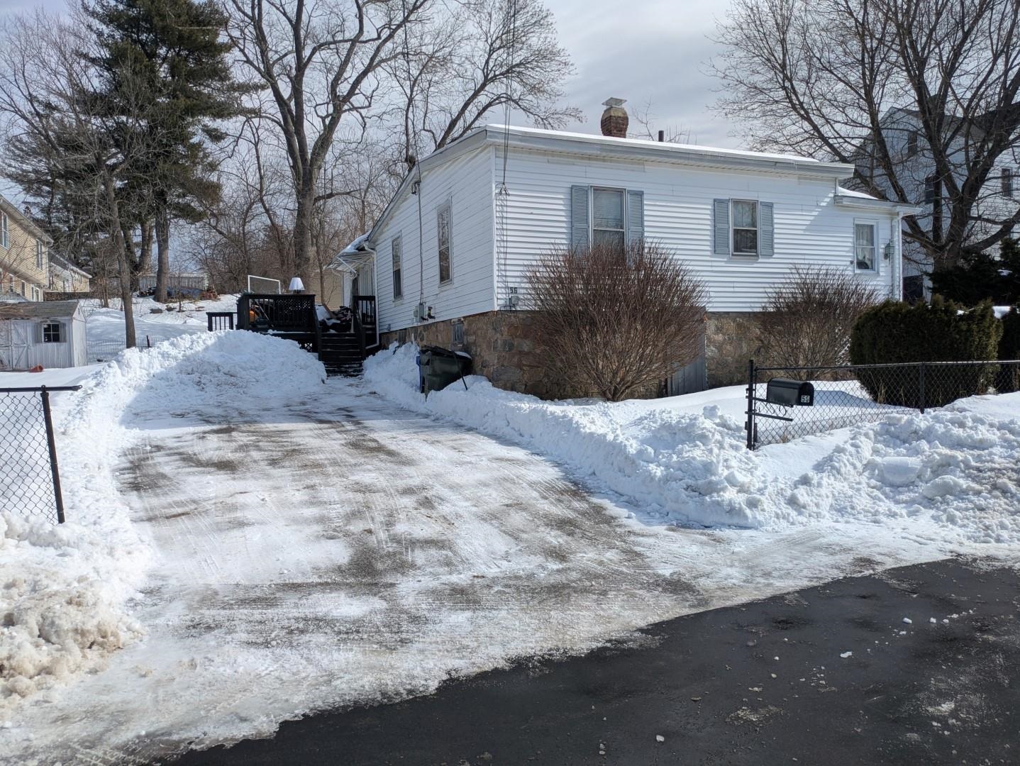 56 Sprague Street Manchester, NH 03103 - Photo 1 of 27