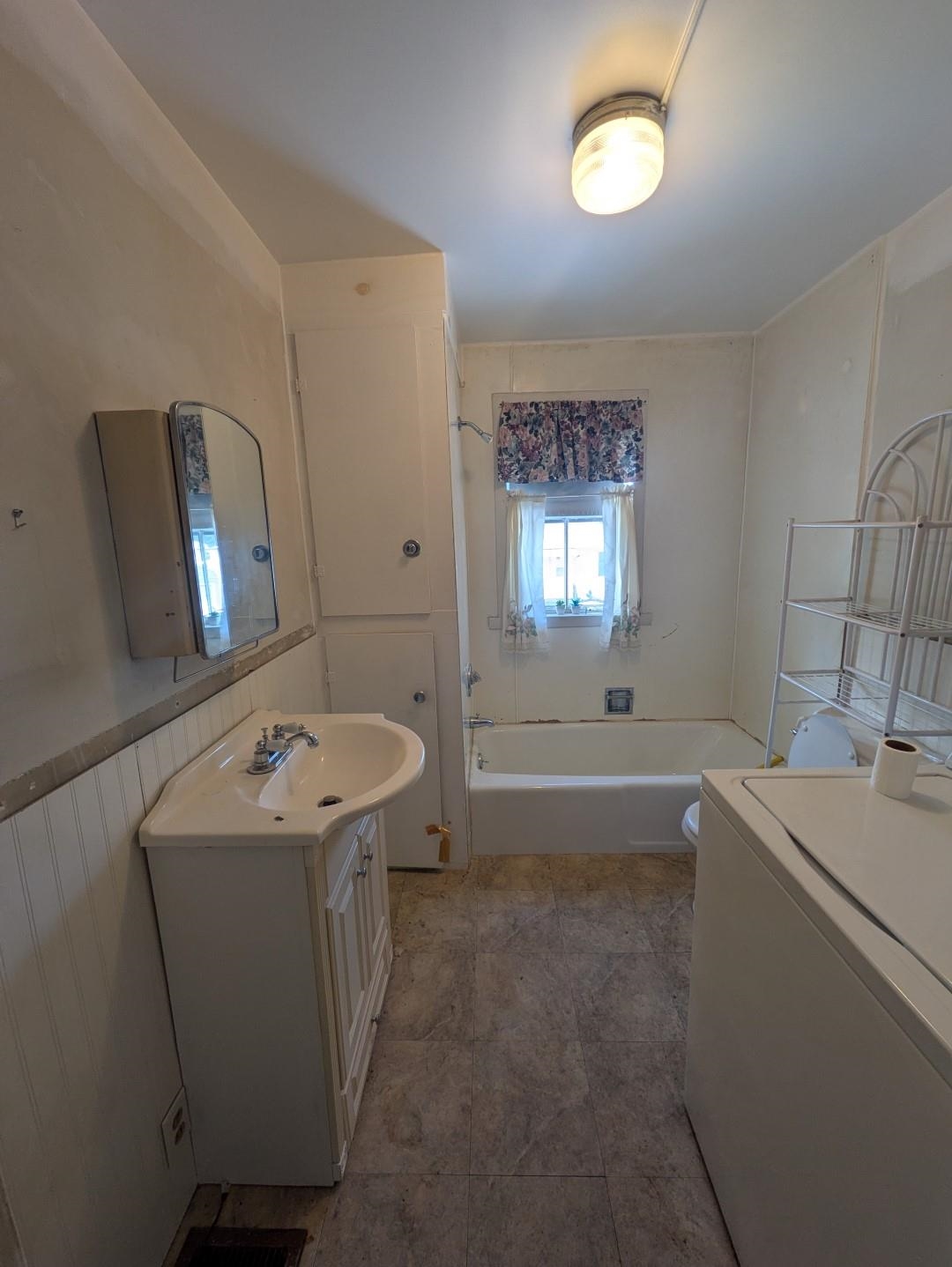 56 Sprague Street Manchester, NH 03103 - Photo 18 of 27