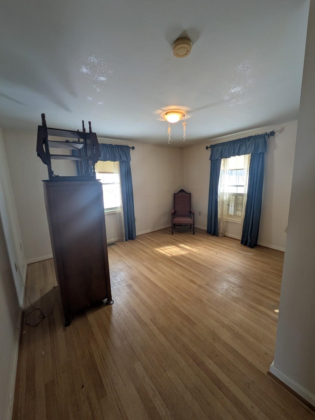 56 Sprague Street Manchester, NH 03103 - Photo 6 of 27