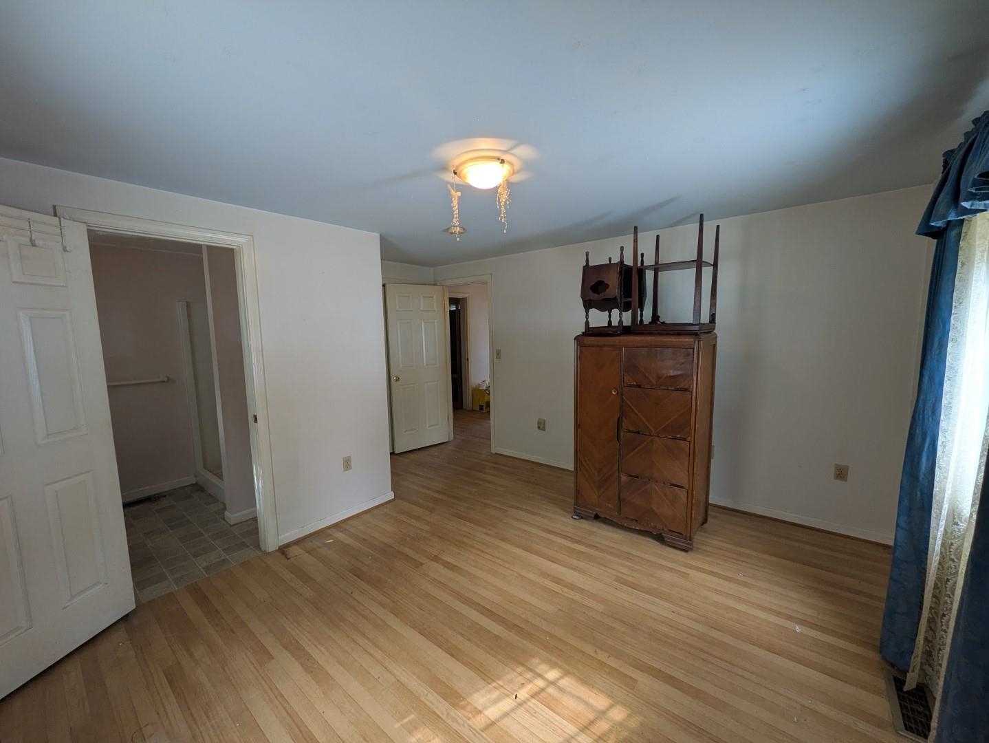 56 Sprague Street Manchester, NH 03103 - Photo 8 of 27