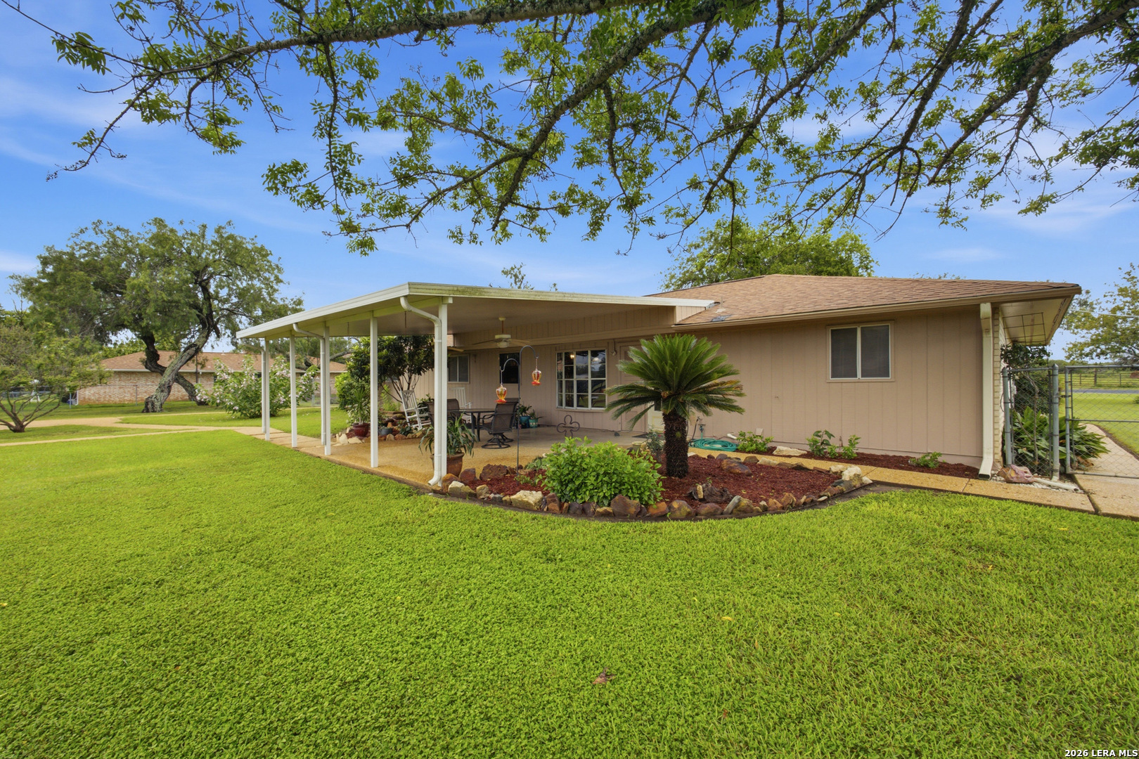 7970 Knowlton Road San Antonio, TX 78263 - Photo 3 of 45