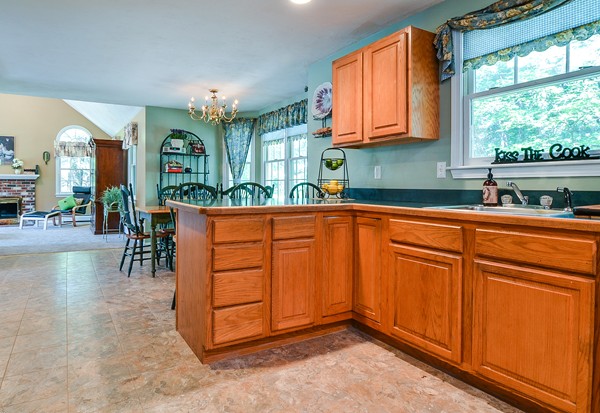 6 Marks Way Maynard, MA 01754 - Photo 9 of 22