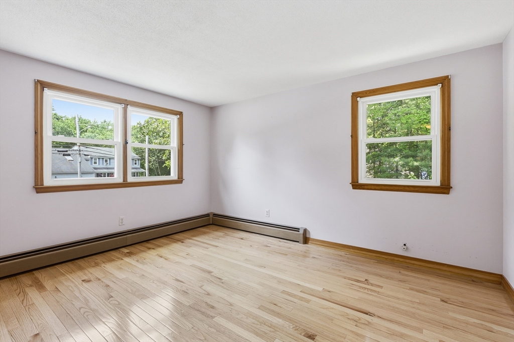 335 Pelham Road Dracut, MA 01826 - Photo 19 of 30