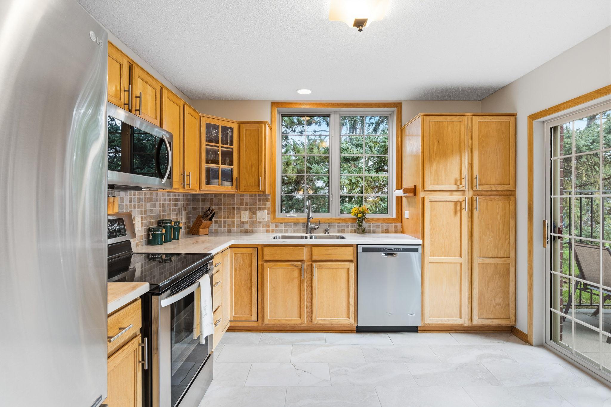 1407 Hunter Hill Road Hudson, WI 54016 - Photo 16 of 35 Gallery Image 16