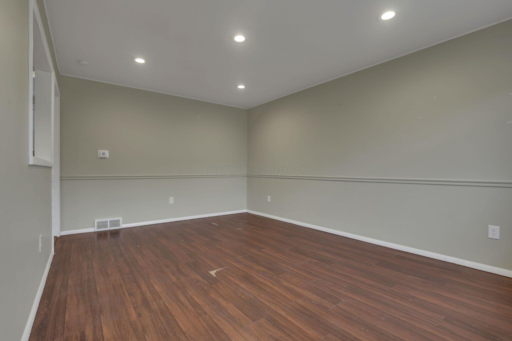 5414 Paladim Road Columbus, OH 43232 - Photo 7 of 51 7-web-or-mls-0N4A5025