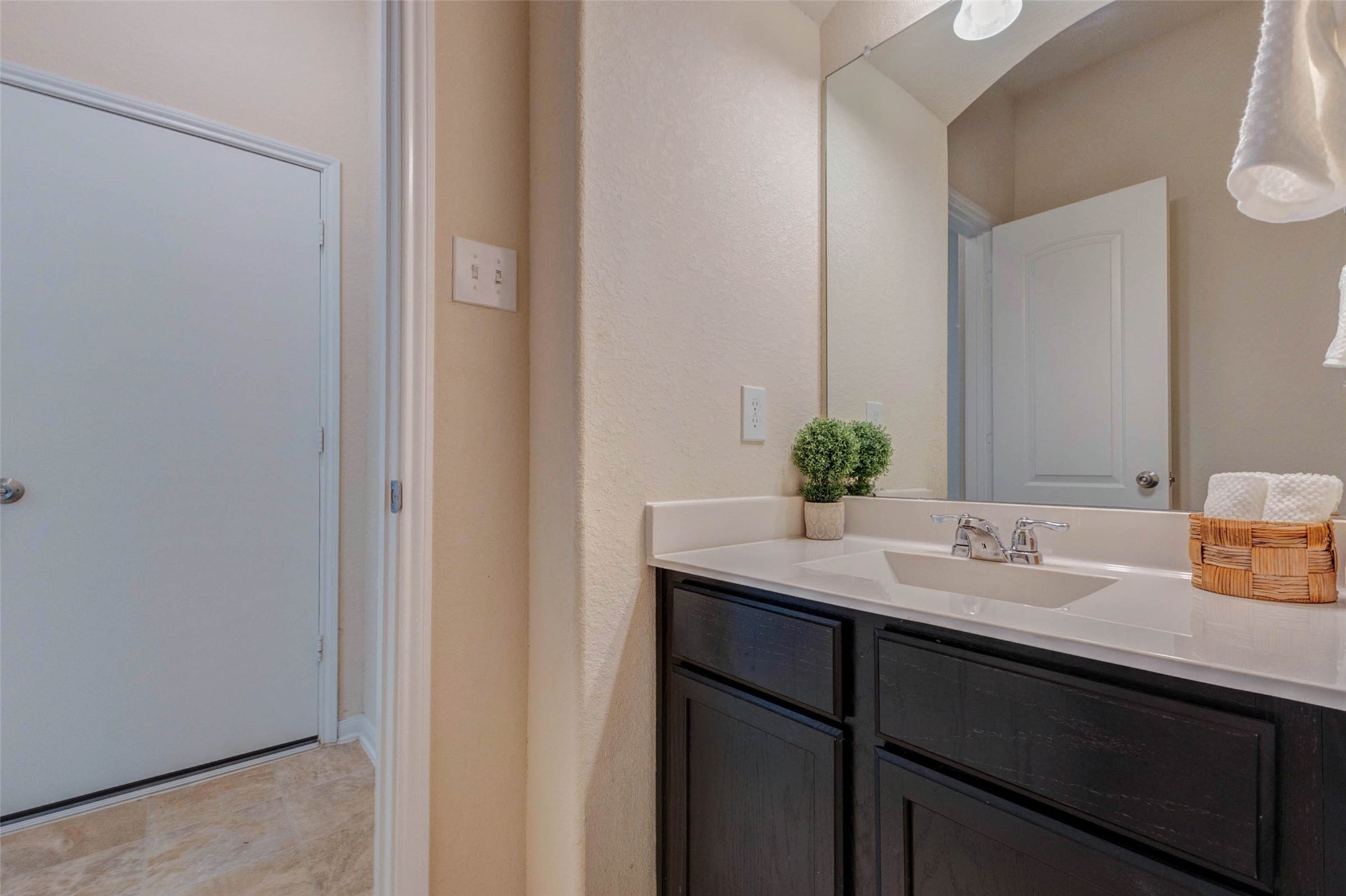 20623 Footstep Path Katy, TX 77449 - Photo 12 of 23 Half bath located just across the garage entrance to the home.