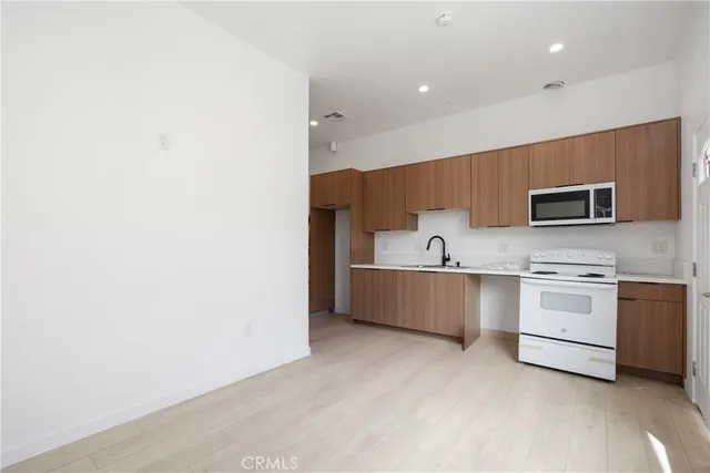 $2,699 | 3929 Brighton Avenue, Los Angeles, CA 90062