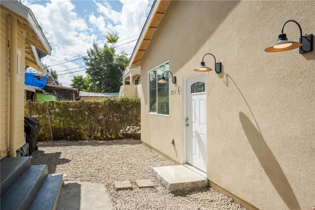 $2,699 | 3929 Brighton Avenue, Los Angeles, CA 90062