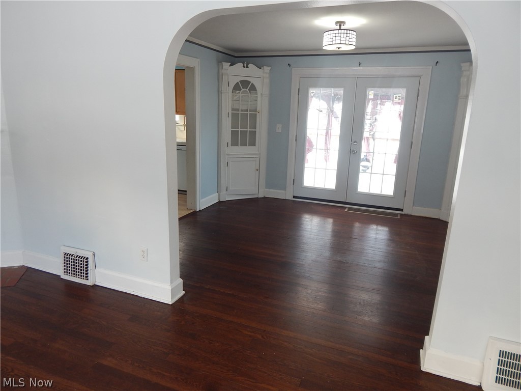 5139 Edenhurst Road Cleveland, OH 44124 - Photo 3 of 21 Gallery Image 3