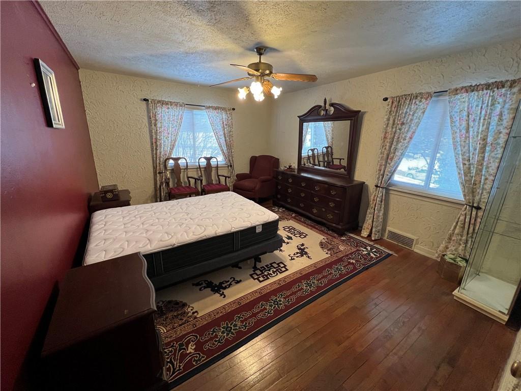 704 Hamil Road Verona, PA 15147 - Photo 6 of 15 Gallery Image 6