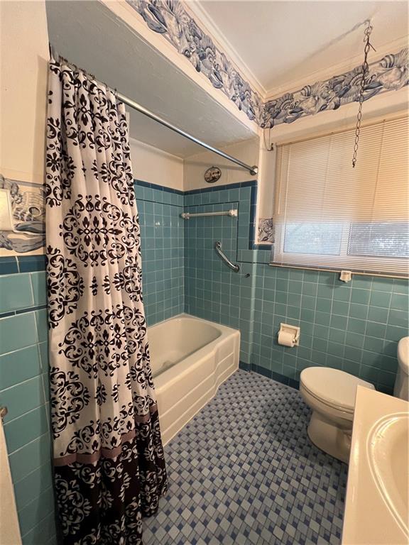 704 Hamil Road Verona, PA 15147 - Photo 8 of 15 Gallery Image 8
