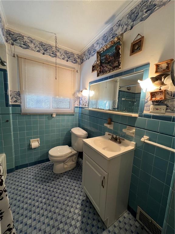704 Hamil Road Verona, PA 15147 - Photo 9 of 15 Gallery Image 9