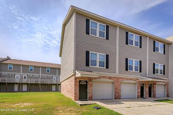 $2,500 | 611 Peach Street, Unit 611, D'Iberville, MS 39540