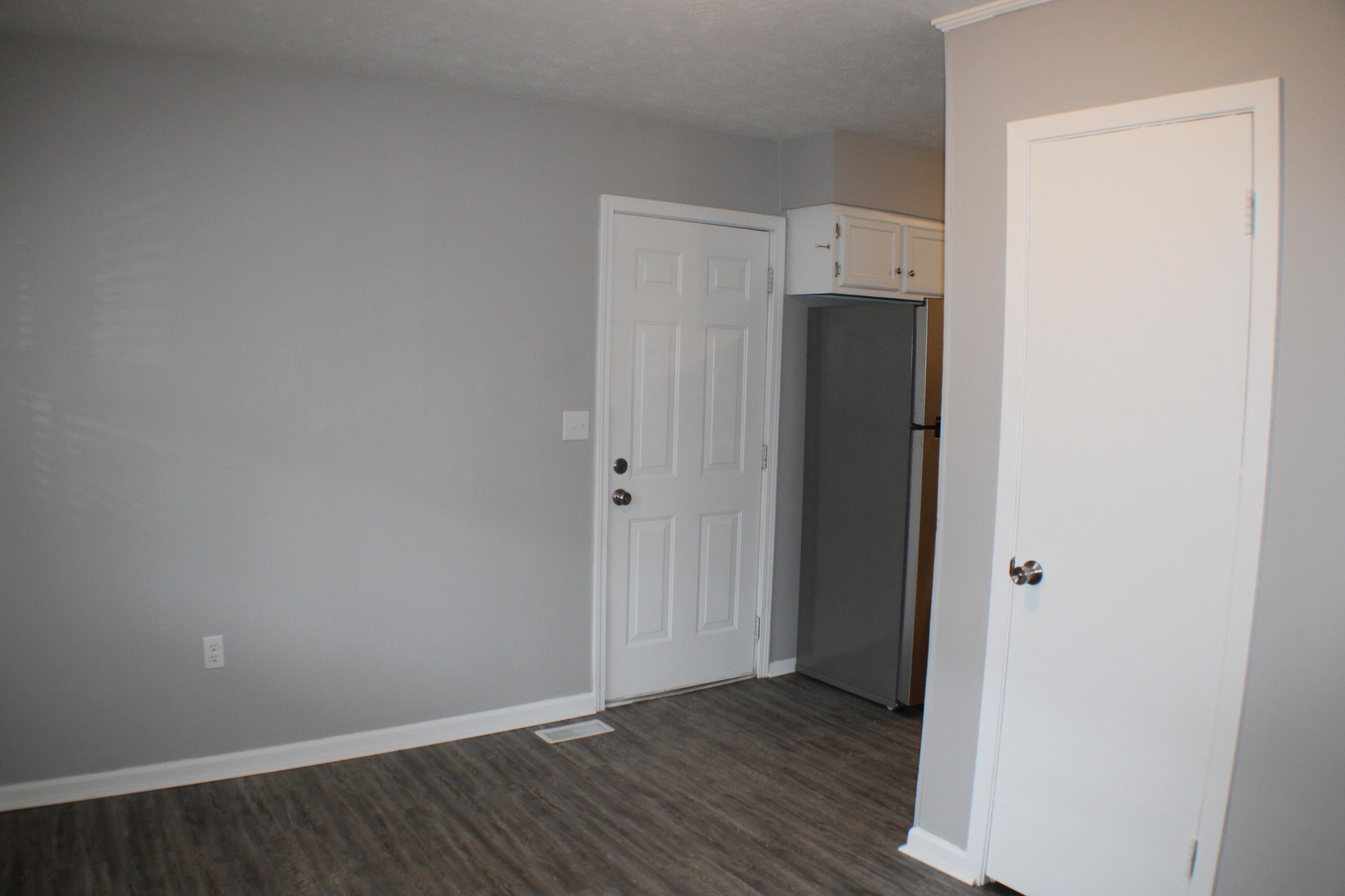 114 East Rochester Avenue Middlesboro, KY 40965 - Photo 13 of 14 IMG_2210