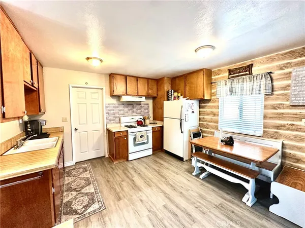 $328,000 | 924 West Aeroplane Boulevard, Big Bear City, CA 92314