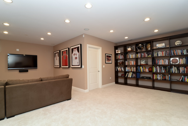 1401 South Emerald Avenue Chicago, IL 60607 - Photo 12 of 12 a living room with furniture and a flat screen tv