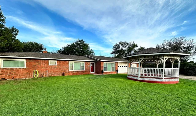 $247,500 | 1936 Ave H, Levelland, TX 79336