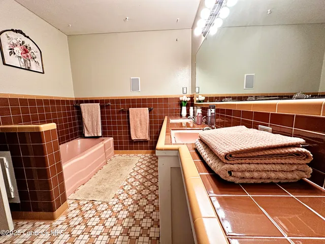 $247,500 | 1936 Ave H, Levelland, TX 79336