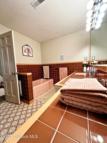 $247,500 | 1936 Ave H, Levelland, TX 79336