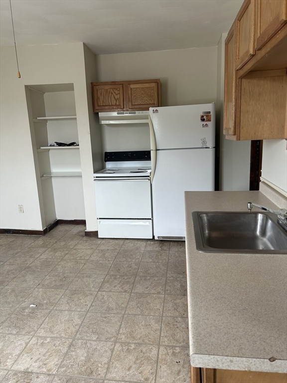 448 Dickinson Street, Unit 2R Springfield, MA 01108 - Photo 3 of 7